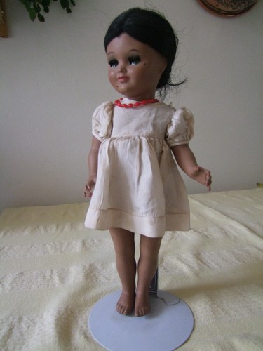 Rare trèsbelle poupée - trèsbelle,