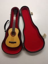 guitare acoustique miniature