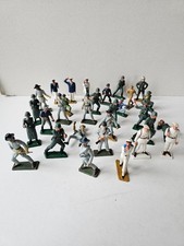 Lot de 31 figurines soldats