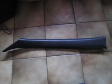 cache montant gauche parebrise