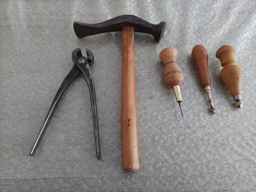 Outils anciens cordonnier - outils,