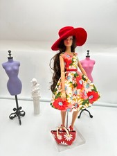 Poupée mannequin   corps articulé  + garde robe Version Création OOAK