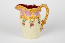 Pichet ancien en barbotine –