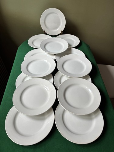 Assiettes plates blanches - assiettes,