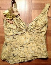 Top Avec Fleurs Et Perles