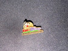 (V10) PINS BADGE ENAMEL VINTAGE MICKEY MOUSE EURO DISNEY MAGIC KINGDOM CLUB