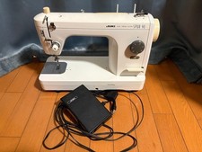 Corps de machine à coudre