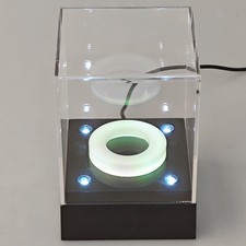 Vitrine de baseball avec cube de softball lumineux en acrylique à LED