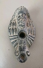 Lampe à huile en pierre dans