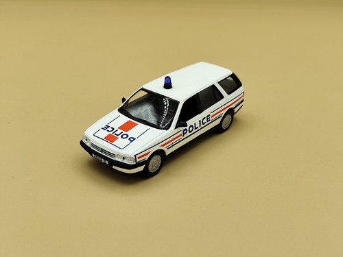 Peugeot 405 break - 1/43, "police