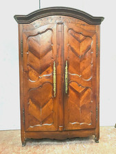 Armoire Louis XV a chapeau de