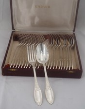 Ercuis Empire, 12 couverts de table, 24 pièces en métal argenté excellent état.