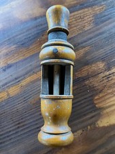 Ancienne boucheuse à main