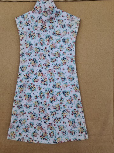 Robe tenue myosotis 1981 - de, la