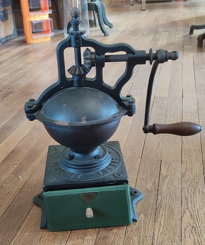 Ancien grand moulin café - grand,