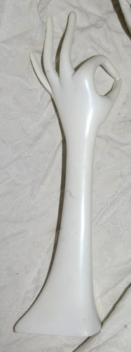 Porte bijou forme - en, main