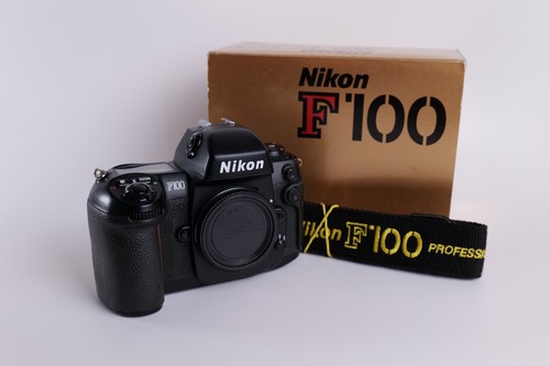 Mint box strap nikon - w/box,