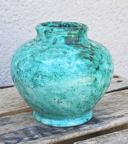 Joli petit vase signé louis - signÉ,