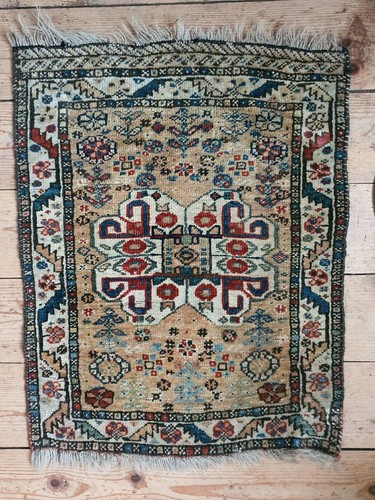 Tapis persan noué - , main