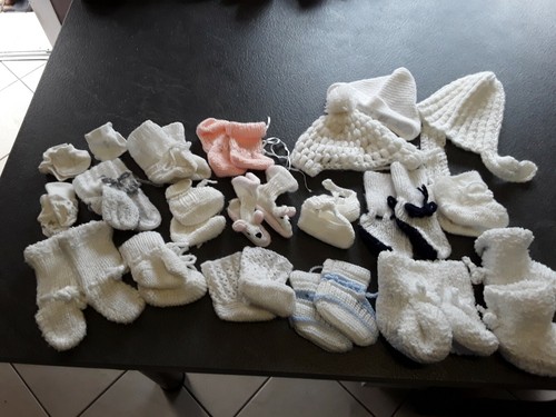 Lot chaussons bonnets 3 - 14,
