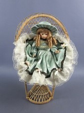 Poupée Porcelaine Sur