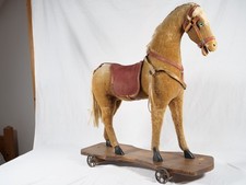 Cheval  à trainer recouvert