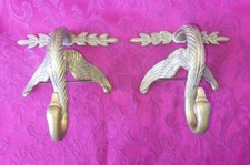 Deux patères en bronze doré