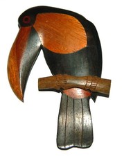 jolie  broche  en bois