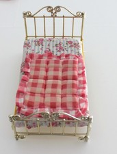 Lit pour poupée Daisy de Mary