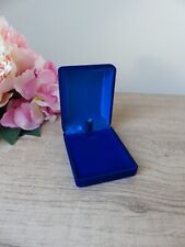 Ecrin, boite à bijoux pour collier velours bleu