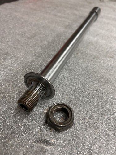Axe roue arrière yamaha - arrière,