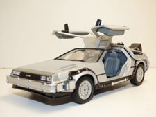 DMC DE LOREAN Film RETOUR VERS LE FUTUR II 1/24  DELOREAN