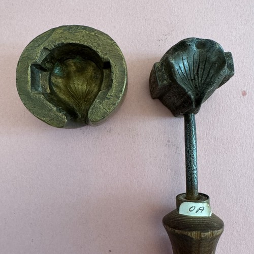 Ancien fer gaufrer outil - à,