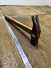 n . 82 outil ancien  marteau