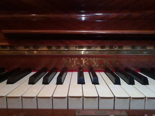 Piano pleyel droit ancien - piano,