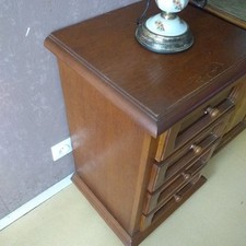 Petit meuble de rangement