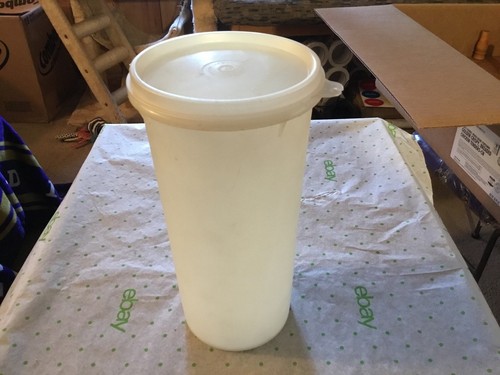 Vintage tupperware container - vintage,