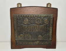 Porte journaux mural en bois