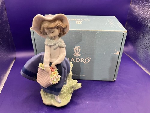 Figurine porcelaine de - figurine,