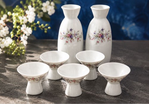 Ancien ensemble tasses à - de,
