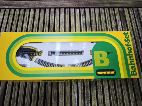 Coffret rails minitrix - "b",