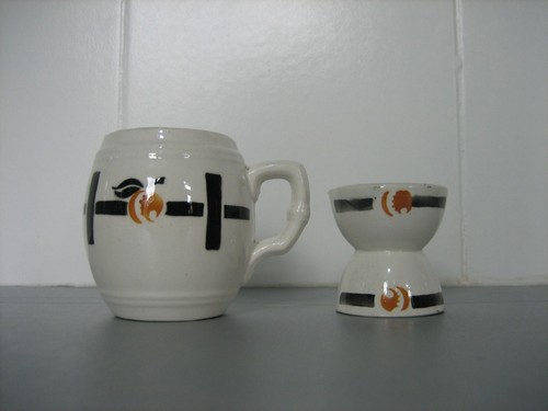 Ancien coquetier pot - &,