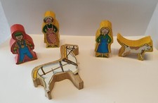 VINTAGE wooden toy CHALET SWISS LOT 3 character 2 animals GAMEJURA