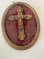 Cadre crucifix bronze laiton .