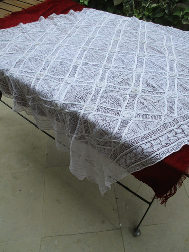 Tapis table châle - table, fait