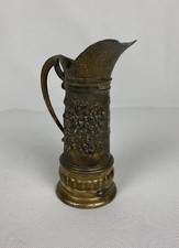 Petite Cruche en métal avec