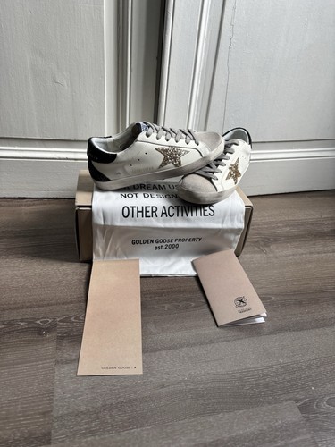 Golden goose - golden,