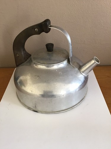 Bouilloire ancienne alu - bouilloire, en