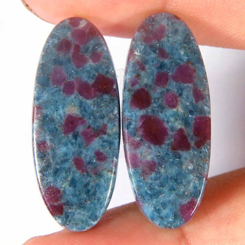 Cabine ovale cyanite rubis - cyanite,