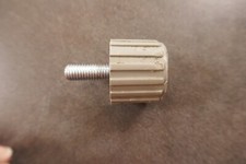 Pied pour réfrigérateur